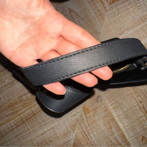 Handbag - Picture 2 of 5